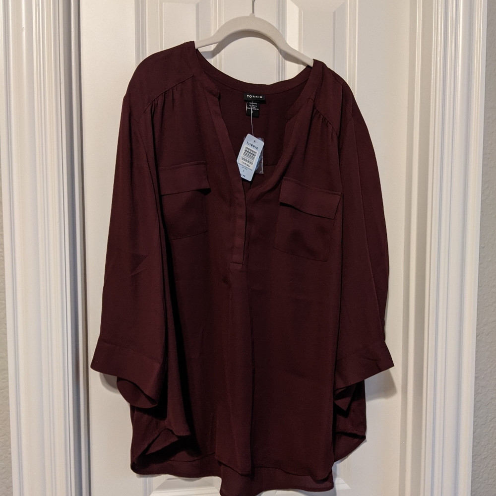 Torrid Harper Top Size 3. Deep Burgundy